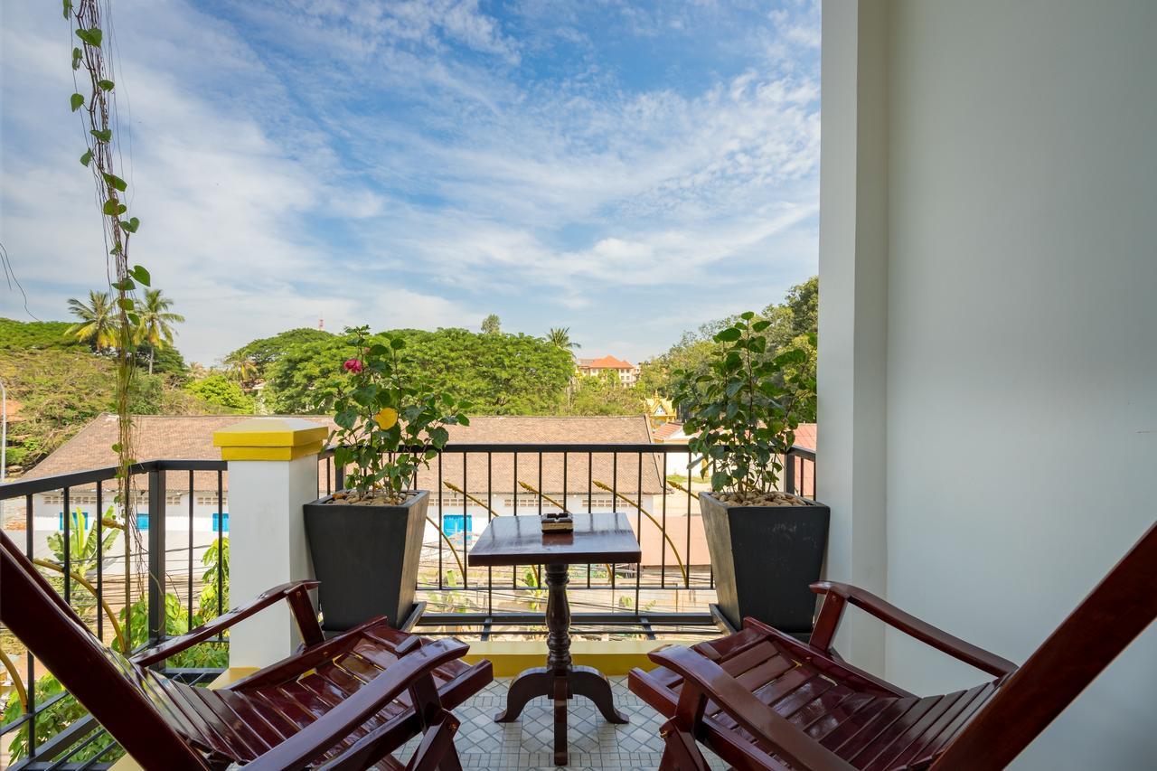 Beyond Yangon Inn Siem Reap Bagian luar foto