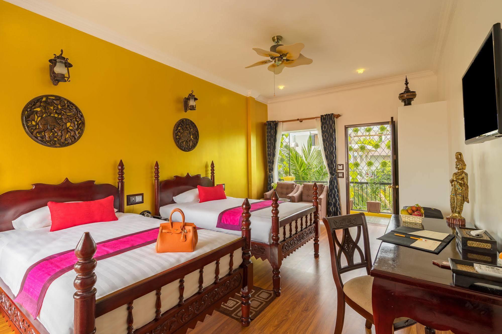 Beyond Yangon Inn Siem Reap Bagian luar foto