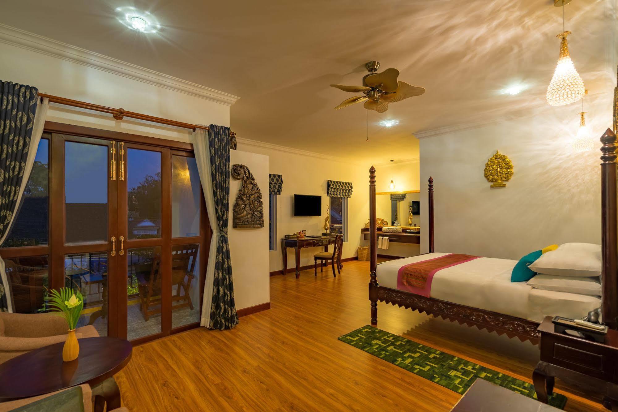 Beyond Yangon Inn Siem Reap Bagian luar foto