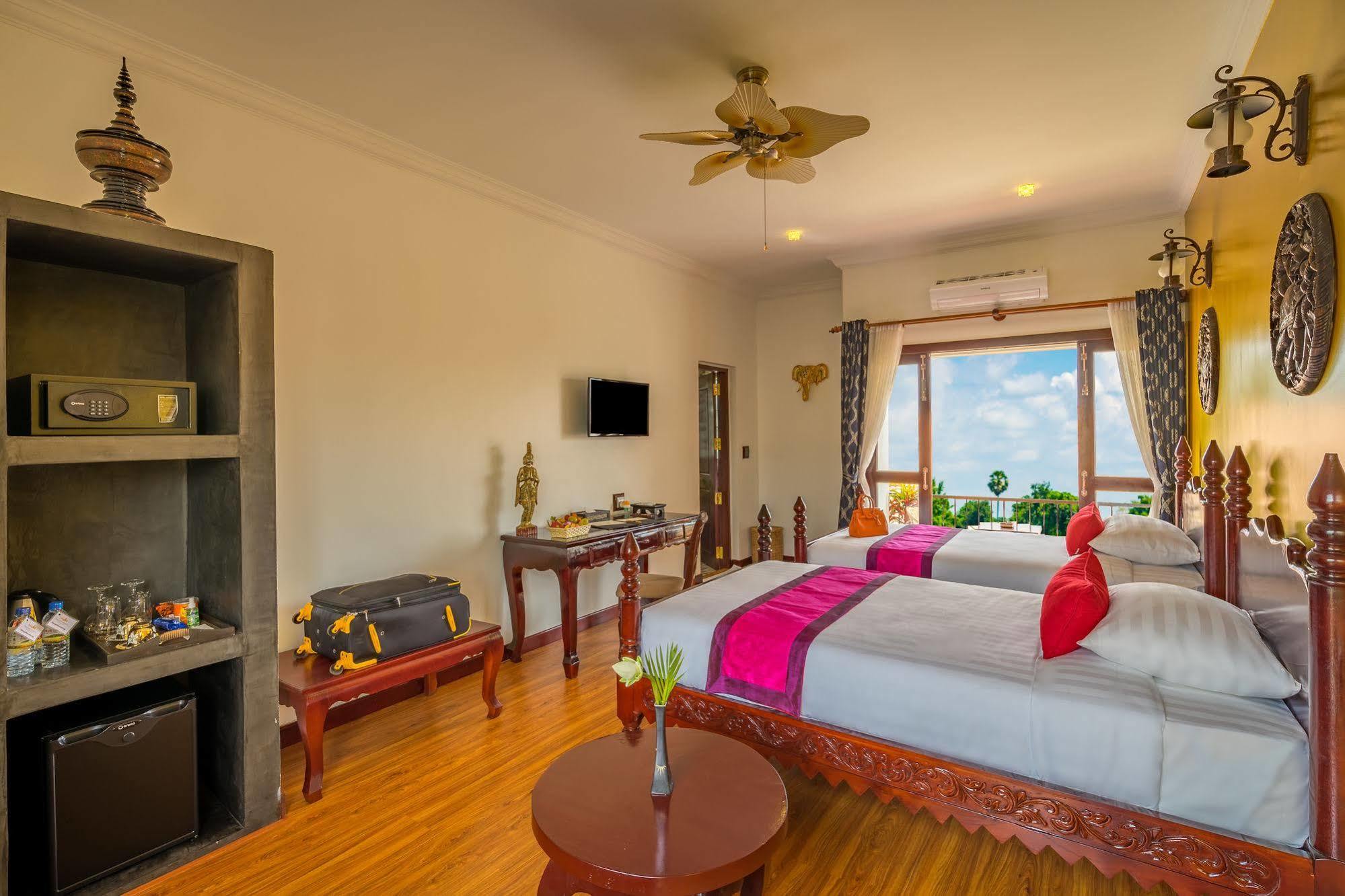 Beyond Yangon Inn Siem Reap Bagian luar foto